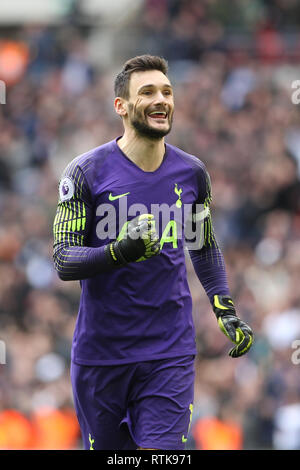 Londres, Royaume-Uni. 09Th Mar, 2019.Hugo Lloris de Tottenham Hotspur célèbre après Harry Kane, de scores Tottenham Hotspur à partir d'un mort au cours de la Premier League match entre Arsenal et Tottenham Hotspur au stade de Wembley le 2 mars 2019 à Londres, en Angleterre. (Photo par Mick Kearns/phcimages.com) Banque D'Images