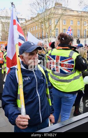 2 mars 2019. Brexit protester,10 Downing Street,London,Whitehall.UK Crédit : michael melia/Alamy Live News Banque D'Images