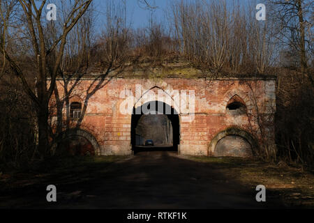 Ancienne porte menant à la citadelle de Brest fortress anciennement forteresse Brest-Litovsk, un 19e siècle forteresse russe dans la ville de Brest, Belarusin la ville de Brest Belarus Banque D'Images