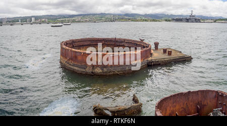 Le USS Arizona Memorial le 5 août 2016 à Pearl Harbor, États-Unis. Marques Memorial lieu de repos des marins et soldats qui sont morts lors de l'USS Arizona a été Banque D'Images