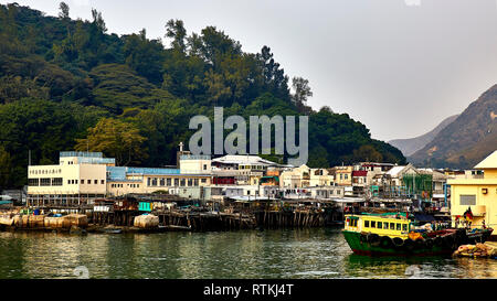 Le village de Tai O a été sur Lantau depuis au moins le 16ème siècle et est aujourd'hui à la fois un village de pêcheurs et une attraction touristique. Banque D'Images