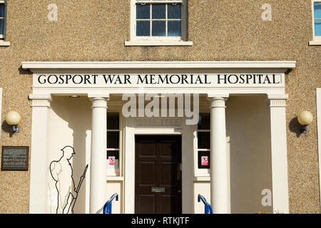 Façade et entrée de la Gosport War Memorial Hospital. Le Hampshire. UK. Banque D'Images