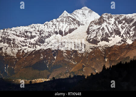 Sommet du Dhaulagiri au Népal Banque D'Images