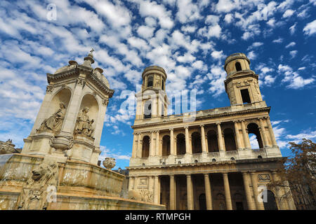 L'église Saint-Sulpice est une église catholique romaine situé dans le 6ème arrondissement de Paris près de la rue Bonaparte et du Jardin du Luxembourg. Banque D'Images