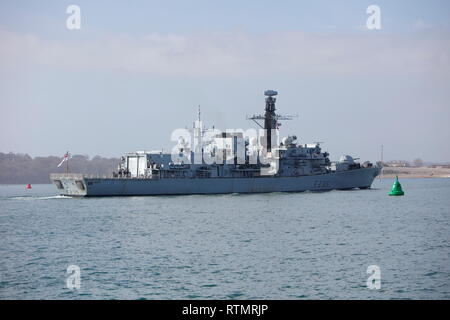 Plymouth, Devon, UK.1er mars 2019. Le HMS Monmouth F235 retourne à Plymouth. Connu comme le Duc Noir c'est une frégate de type 23 et le sevemth à porter t Banque D'Images