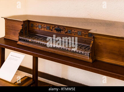 6 juin 2018, MILAN, ITALIE : exposition des instruments de musique de Milan est exposé dans le Musée du Château des Sforza. Banque D'Images