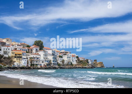 Paraporti Beach à côté de la ville de Chora sur l'île d'Andros, Grèce Banque D'Images