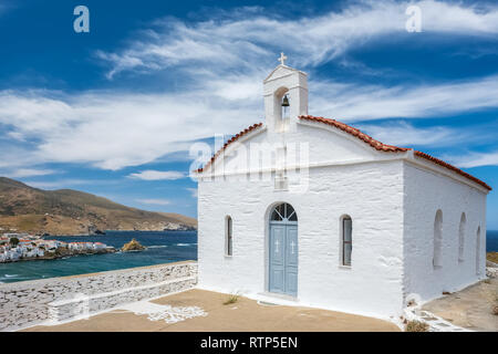 Eglise orthodoxe grecque des Cyclades sur l'île d'Andros, Grèce Banque D'Images