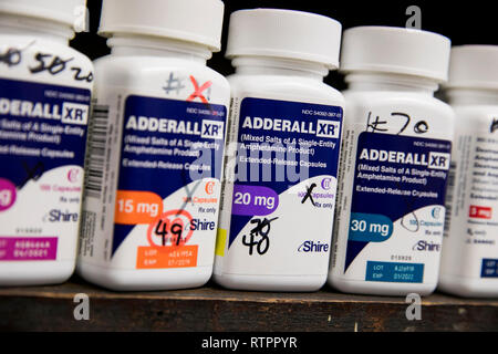 Bouteilles de prescription Adderall XR photographié dans une pharmacie. Banque D'Images