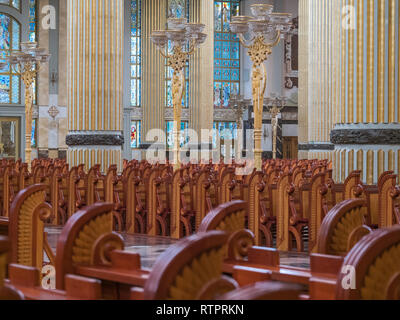 Basilique Notre Dame de lichen, Lichen Stary, Pologne. une église catholique moderne. C'est le plus grand orgue en Pologne, 4e en Europe Banque D'Images