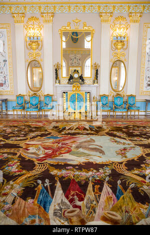 SAINT PETERSBURG, RUSSIE - AVRIL 26 : Palais de Catherine, l'intérieur du détail le 26 avril 2015 dans la ville de Tsarskoïe Selo. C'était la résidence d'été de Banque D'Images