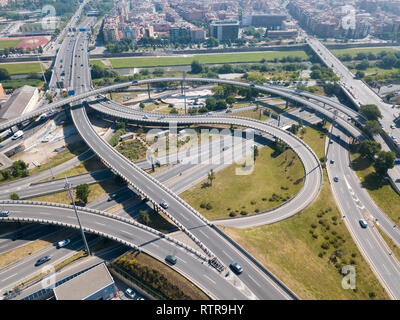 Vue aérienne de haut niveau de l'échangeur routier à Barcelone, Espagne Banque D'Images