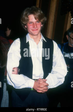 STUDIO CITY, CA - 5 février : Un acteur assiste à la 15e édition annuelle de la jeunesse en Film Awards le 5 février 1994 à Sportsmen's Lodge à Studio City, en Californie. Photo de Barry King/Alamy Stock Photo Banque D'Images