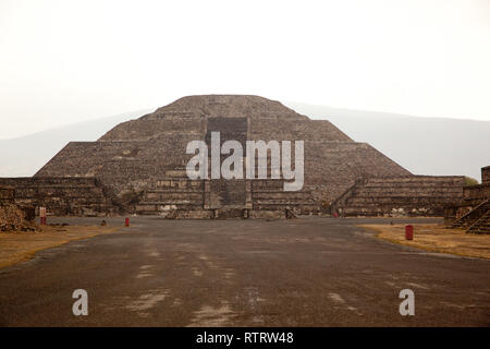 Pyramide de la Lune, Teotihucan, Mexico, Mexique. Banque D'Images