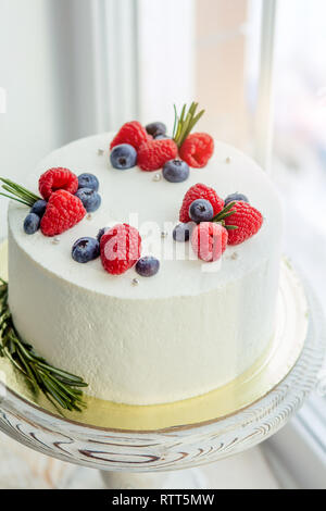 Gâteau fait maison magnifique en vacances, la photo en gros. gourmandise pour événement spécial . la photo en gros Banque D'Images