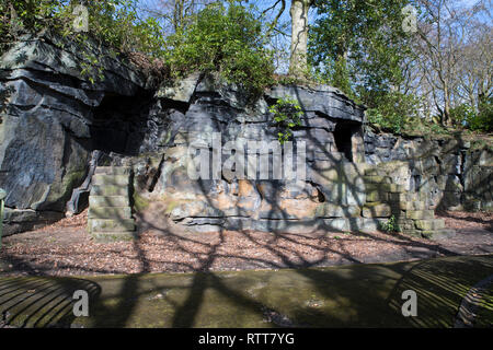 La grotte, Parc Beaumont, Huddersfield, Yorkshire de l'Ouest Banque D'Images