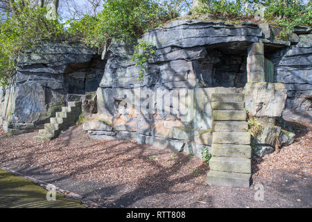 La grotte, Parc Beaumont, Huddersfield, Yorkshire de l'Ouest Banque D'Images