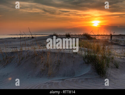 Incroyable Coucher du soleil dans les dunes de Camargue, France Banque D'Images