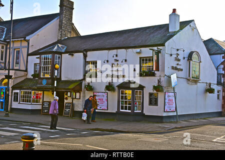 Le duc de Wellington est un petit et confortable maison traditionnelle publique sur la rue principale de cette ville rurale riche dans la vallée de Glamorgan. Banque D'Images