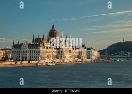 Le Parlement hongrois à Budapest, Hongrie. Banque D'Images