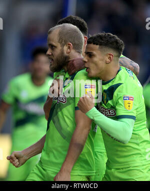 La ville de Norwich Teemu Pukki célèbre marquant son deuxième but de côtés du jeu pendant le match de championnat à Sky Bet Le Den, Londres. Banque D'Images