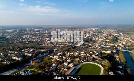 Vue aérienne de la ville de Saintes en Charente Maritime Banque D'Images