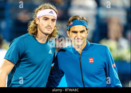 Dubaï, Émirats arabes unis. 2 mars 2019 Tsitsipas.Stefanos de Grèce (à gauche) de la suisse Roger Federer (à droite) avant la finale pendant le Dubai Duty Free Tennis championnat au stade de tennis international de Dubaï, Dubaï, Émirats arabes unis le 02 mars 2019. Photo de Grant l'hiver. Banque D'Images