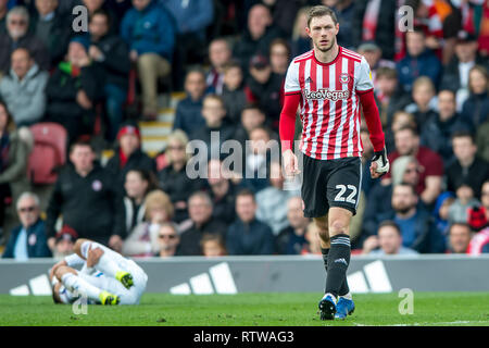 Griffin Park, Londres. 2 mars 2019. Henrik Dalsgaard de Brentford au cours de l'EFL Sky Bet match de championnat entre Brentford et Queens Park Rangers à Griffin Park, Londres, Angleterre le 2 mars 2019. Photo par Salvio Calabrese. Usage éditorial uniquement, licence requise pour un usage commercial. Aucune utilisation de pari, de jeux ou d'un seul club/ligue/dvd publications. Banque D'Images