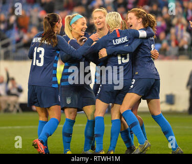Nashville, Tennessee, USA. 2 mars, 2019.Na l'US Women's National team Megan Rapinoe célébrer après un (15) but durant le match de football international entre les USA et l'Angleterre, dans la tasse, elle croit de Nissan Stadium à Nashville, TN. La partie s'est terminée par un match nul, 2-2. Kevin Langley/Sports médias du Sud/CSM Crédit : Cal Sport Media/Alamy Live News Banque D'Images