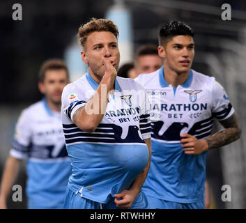 Rome, Italie. 2e Mar, 2019. La Lazio Ciro immobile (avant) célèbre lors d'un match de football de Série A entre le Latium et Roms à Rome, Italie, le 2 mars 2019. Lazio a gagné 3-0. Credit : Alberto Lingria/Xinhua/Alamy Live News Banque D'Images