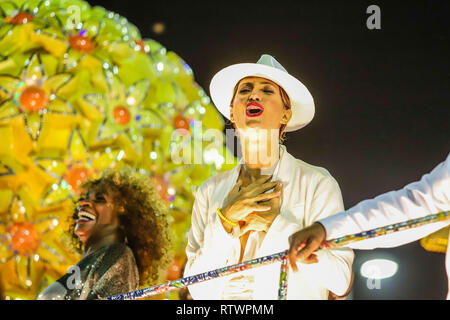 Rio de Janeiro, Brésil. 06Th Mar, 2019. Camila Pitanga au cours d'un défilé de l'école de samba de Porto da Pedra de Serie A du Carnaval 2019 à Sambódromo do Sapucai Marques dans la ville de Rio de Janeiro ce samedi, 02. (Photo : William Volcov/Brésil Photo Presse ) Crédit : Brésil Photo Presse/Alamy Live News Banque D'Images