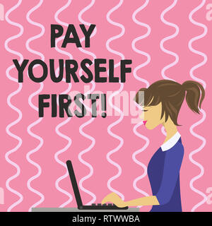 Signe texte montrant vous payer en premier. Finances personnelles photo conceptuelle d'économiser de l'argent pour l'avenir Banque D'Images