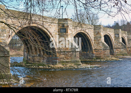 Pont de DEE A90 ROAD SUR LA RIVIÈRE DEE ECOSSE ABERDEEN QUATRE DES ARCHES Banque D'Images