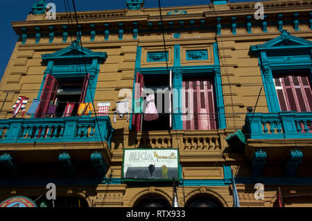 Détail de l'architecture de façades de maisons autour de l'El Caminito, Buenos Aires, Argentine Banque D'Images