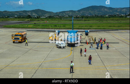 Dalat, Vietnam - Oct 30, 2015. Un ATR 72 Avion de Vietnam Airlines à l'aéroport d''Lien Khuong (IDD) à Dalat, au Vietnam. Banque D'Images