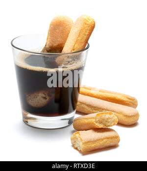 Des biscuits et du café italien Savoiardi isolated on white with clipping path Banque D'Images