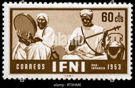 Timbre-poste de l'ancienne colonie espagnole Ifni publié en 1953 Banque D'Images