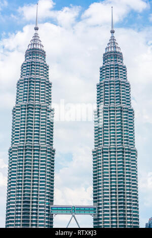 Tours Petronas de Traders Hotel, Kuala Lumpur, Malaisie. Banque D'Images