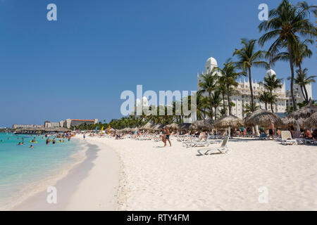 Palm Beach (Hôtel Riu Palace), District de Noord, Aruba, les îles ABC sous le vent, Antilles, Caraïbes Banque D'Images