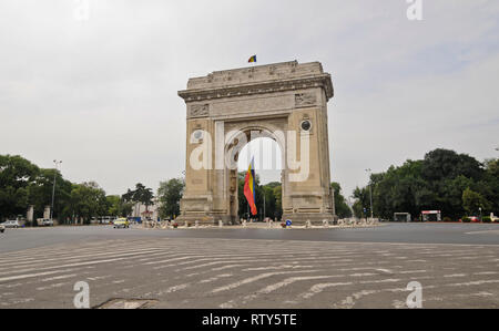 Arcul de Triumf (Arc de Triomphe), Bucarest, Roumanie Banque D'Images