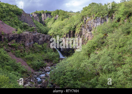 Trail de Svartifoss dans le parc national de Skaftafell dans la partie sud-est de l'Islande Banque D'Images