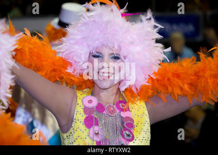 FUNCHAL, PORTUGAL - mars 2, 2019 : Les participants de l'île de Madère en danse Carnaval le défilé dans la ville de Funchal, Madère, Portugal. Cícero Crédit : Castro/Alamy Live News Banque D'Images