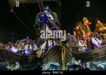 Sao Paulo, Brésil. 2e Mar, 2019. La bohème d'une école de samba effectuer pendant le défilé du carnaval à Sao Paulo, Brésil, le 2 mars 2019. Credit : Rahel Patrasso/Xinhua/Alamy Live News Banque D'Images