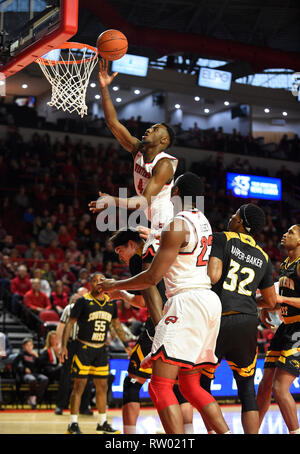 3 mars, 2019 ; Western Kentucky Hilltoppers guard Josh Anderson (4) établit la balle contre le Departement Golden Eagles pendant un match de basket-ball collégial entre le So. Mlle l'Aigle royal et l'ouest du Kentucky Hilltoppers de E. A. Diddle Arena à Bowling Green, KY (Obligatoire Crédit Photo : Steve Roberts/Cal Sport Media) Banque D'Images