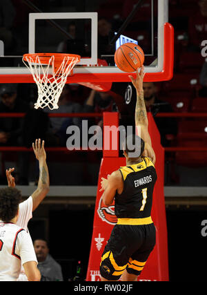 Departement de l'Aigle royal guard Cortez Edwards (1) fixe la balle en mars 3, 2019 ; lors d'un match de basket-ball collégial entre le So. Mlle l'Aigle royal et l'ouest du Kentucky Hilltoppers de E. A. Diddle Arena à Bowling Green, KY (Obligatoire Crédit Photo : Steve Roberts/Cal Sport Media) Banque D'Images