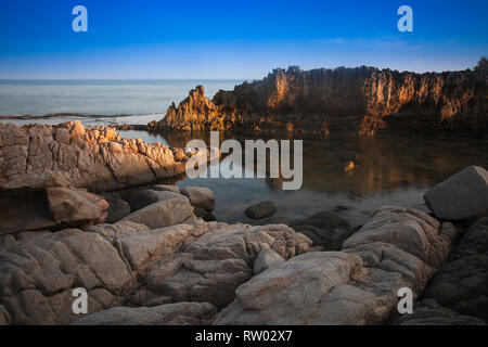 Côte Rocheuse à accrocher,Rai, Reef National Park, Vinh Hy, province de Ninh Thuan, Vietnam, Asie Banque D'Images