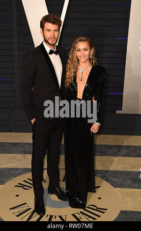 Los Angeles, Californie - Le 24 février : Miley Cyrus, Liam Hemsworth assister 2019 Vanity Fair Oscar Party à Wallis Annenberg Center for the Performing Banque D'Images