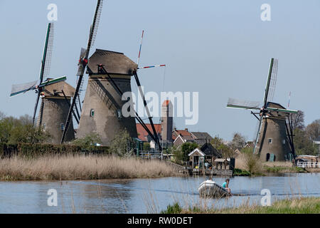 Pays-bas, Kinderdijk, 2017, site du patrimoine emblématique avec19 moulins et 3 stations de pompage, réservoirs et des digues plus que le contrôle des inondations dans le polder Banque D'Images