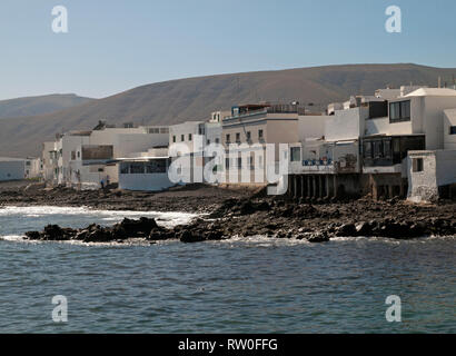 Le petit village de Arrieta, sur la côte nord de Lanzarote Banque D'Images