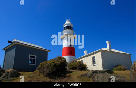 Phare à tête basse à l'entrée de la Tamar River, dans le nord de la Tasmanie, en Australie. C'est le deuxième phare construit sur ce lieu construit Banque D'Images